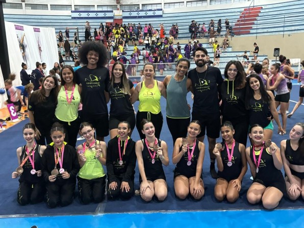 Copa de Ginástica Rítmica: Conjunto Aparelho Arco Piraju conquista bronze no segundo dia