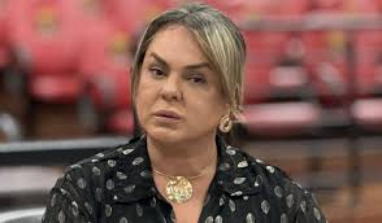 Fernanda Carrara crítica renovação de contrato com a Sabesp por 60 anos na gestão passada