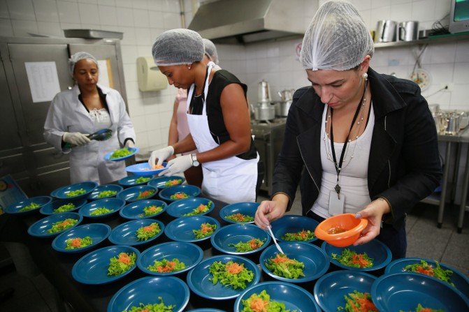 Famílias de alunos de 250 escolas da região têm até dia 3 para dizer se querem merenda em julho